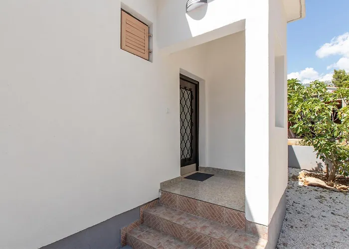 2 Bedroom Awesome In * 塞利讷