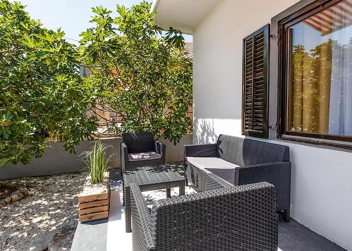 2 Bedroom Awesome In *