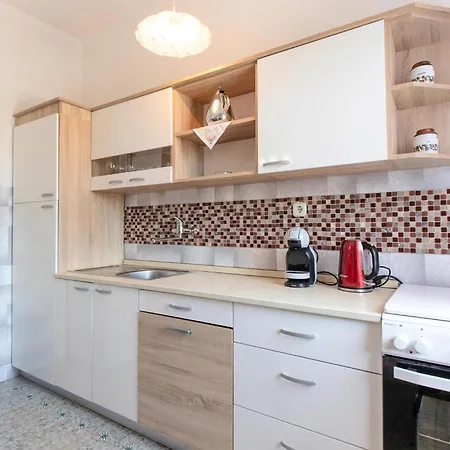 2 Bedroom Awesome In *