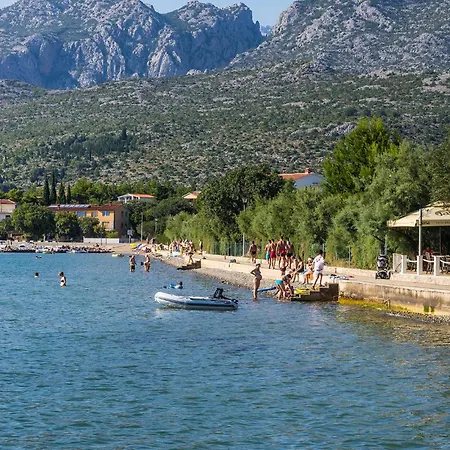 2 Bedroom Awesome In Дом отдыха Селине