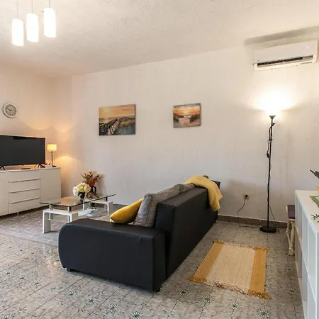 Holiday home 2 Bedroom Awesome In Seline